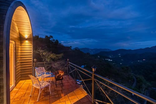 EKAM @ ILIKA W/ Heated Infinity Pool And Jacuzzi – 5 bedroom villa in Kasauli, Himachal Pradesh