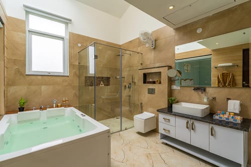 Serenity Farms w/ Pool – 5 bedroom villa in Delhi-ncr, Haryana
