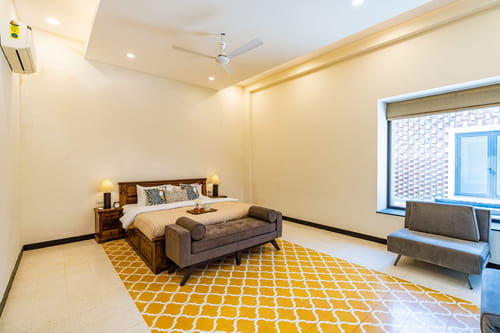 The Brick house w/ Outdoor Pool – 4 bedroom villa in Delhi-ncr, Delhi