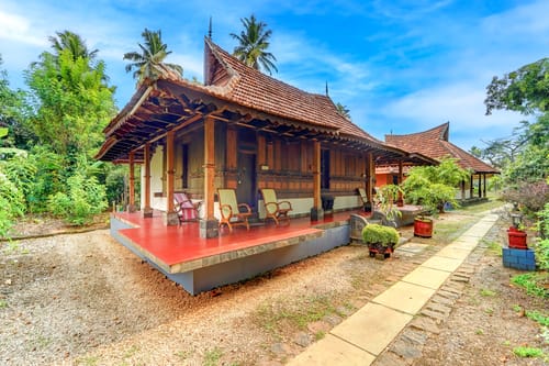 Palm Dale Deluxe Room | Serene Heritage Retreat by the Backwaters with Garden & Restaurant – 1 bedroom villa in Alappuzha, Kerala