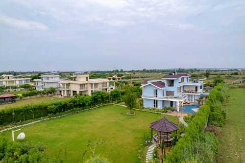 Serenity Farms w/ Pool – 5 bedroom villa in Delhi-ncr, Haryana