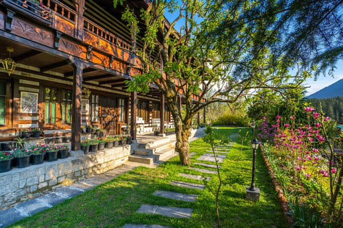 Snowdrop House – 5 bedroom villa in Manali, Himachal Pradesh