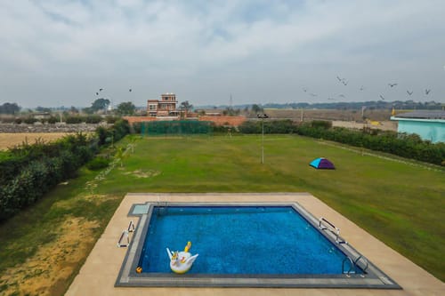 Anantara | 3-BHK | Pet-Friendly Farmstay With Private Pool | Camel Rides & more  – 3 bedroom villa in Neemrana, Rajasthan