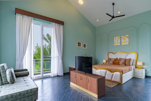 Serenity Farms w/ Pool – 5 bedroom villa in Delhi-ncr, Haryana