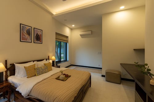 The Brick house w/ Outdoor Pool – 4 bedroom villa in Delhi-ncr, Delhi