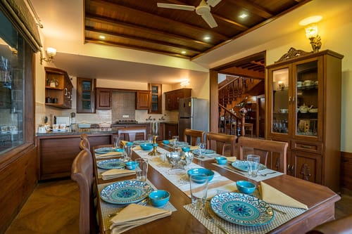 Floradale w/ Jacuzzi & Wood-Fire Pizza – 5 bedroom villa in Kasauli, Himachal Pradesh
