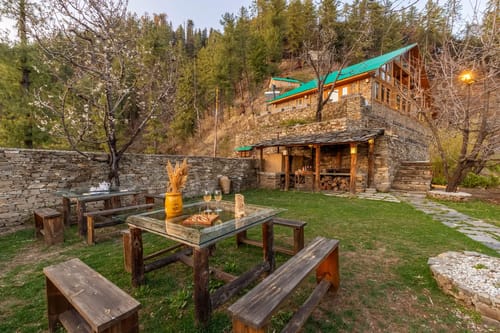 Silvana | Pet-friendly 3-Bedroom Retreat With Attic, Sauna & Garden Near Haku Temple – 3 bedroom villa in Shimla, Himachal Pradesh