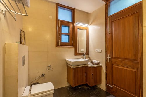 Floradale w/ Jacuzzi & Wood-Fire Pizza – 5 bedroom villa in Kasauli, Himachal Pradesh