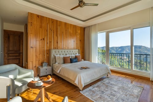 Chestnut Manor W/ Sky Jacuzzi & Steam Room
– 6 bedroom villa in Kasauli, Himachal Pradesh