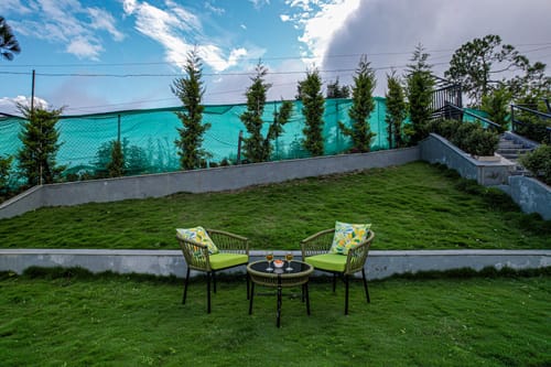 Trio’s Top | Pet-friendly 2-BHK with Attic, Shared Sit-out Area, Stepped Garden & Hill Views – 2 bedroom villa in Mukteshwar, Uttarakhand