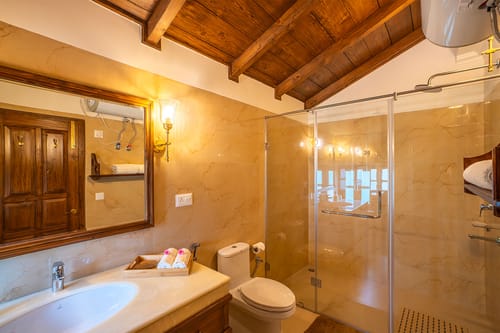 Snowdrop House – 5 bedroom villa in Manali, Himachal Pradesh