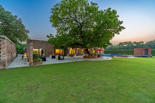 The Brick house w/ Outdoor Pool – 4 bedroom villa in Delhi-ncr, Delhi