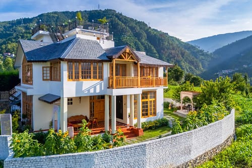 The Oakridge W/ Jacuzzi – 4 bedroom villa in Chamba, Himachal Pradesh