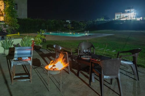 Anantara | 3-BHK | Pet-Friendly Farmstay With Private Pool | Camel Rides & more  – 3 bedroom villa in Neemrana, Rajasthan