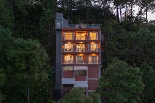 The Elmstone - Garkhal – 8 bedroom villa in Kasauli, Himachal Pradesh