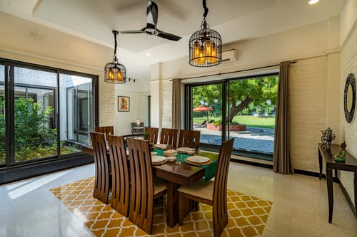 The Brick house w/ Outdoor Pool – 4 bedroom villa in Delhi-ncr, Delhi