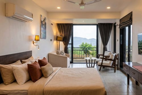 Emperior Suite w/ Private pool & Jacuzzi @ Vee Resort – 1 bedroom villa in Mahabaleshwar, Maharashtra