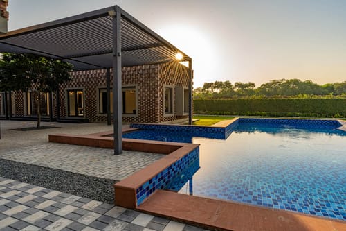 The Brick house w/ Outdoor Pool – 4 bedroom villa in Delhi-ncr, Delhi