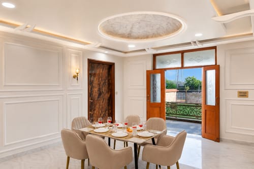 Gold Palm Granola | Elegant Room in a Serene Resort with Shared Pool, Dining, & Garden | Near Popular Tourist Attractions – 1 bedroom villa in Jaipur, Rajasthan