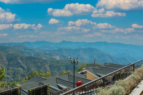 The Royce Daisy | Ultra-Luxe 4-BHK Villa With Private Pool, Jacuzzi, Steam Room & 360° Hill Views – 4 bedroom villa in Kasauli, Himachal Pradesh