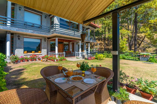 Floradale w/ Jacuzzi & Wood-Fire Pizza – 5 bedroom villa in Kasauli, Himachal Pradesh