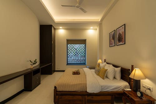 The Brick house w/ Outdoor Pool – 4 bedroom villa in Delhi-ncr, Delhi