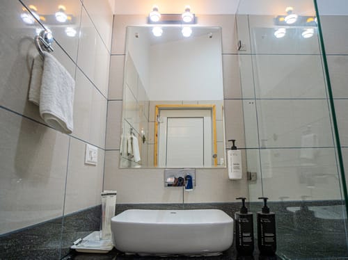 The Urban Escape Bliss | 1 Hillside Classic Room Near Chota Kailash Temple – 1 bedroom villa in Bhimtal, Uttarakhand