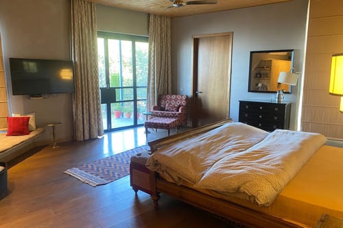Nivriti W/ Heated Outdoor Pool – 4 bedroom villa in Kasauli, Himachal Pradesh