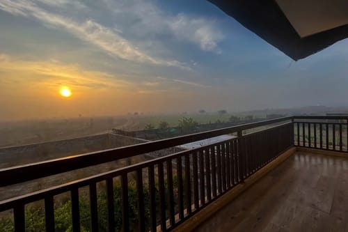 Anantara | 3-BHK | Pet-Friendly Farmstay With Private Pool | Camel Rides & more  – 3 bedroom villa in Neemrana, Rajasthan