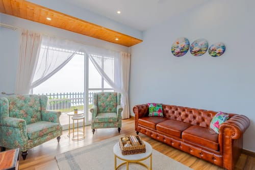 Alpenglow | Pet-friendly 3-BHK Hillside Villa With Garden & Scenic views – 3 bedroom villa in Kasauli, Himachal Pradesh