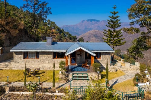 Juneo Orchards – 3 bedroom villa in Kasauli, Himachal Pradesh