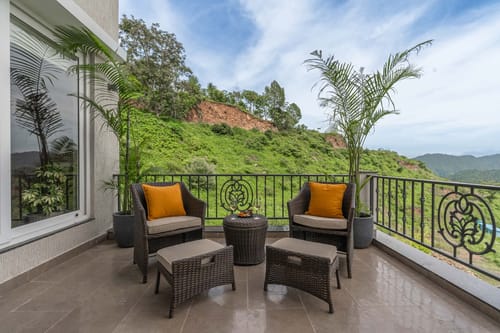 Amaya W/ Heated Outdoor Pool – 3 bedroom villa in Kasauli, Himachal Pradesh