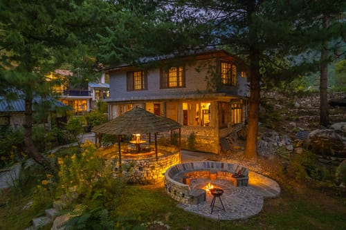 Zephyr @ Breezy Banks – 4 bedroom villa in Tirthan Valley, Himachal Pradesh