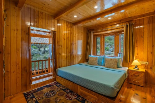 Wisteria Whispers – 4 bedroom villa in Tirthan Valley, Himachal Pradesh