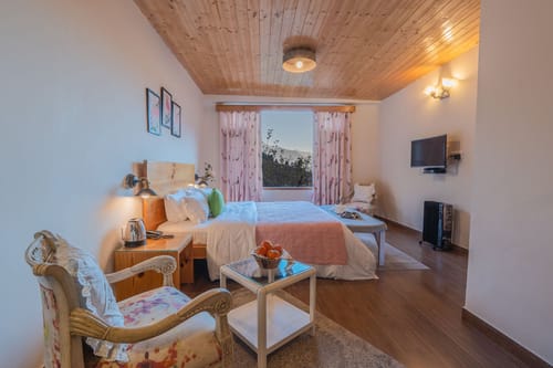 6 Rooms @ Tulip Terraces – 6 bedroom villa in Manali, Himachal Pradesh