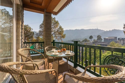 Cherry @ Villa Montierra W/Private Pool – 3 bedroom villa in Kasauli, Himachal Pradesh