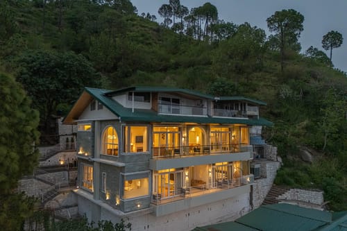 Chapter 7 @ The Ever House W/ Jacuzzi & Pvt Outdoor Pool – 2 bedroom villa in Kasauli, Himachal Pradesh
