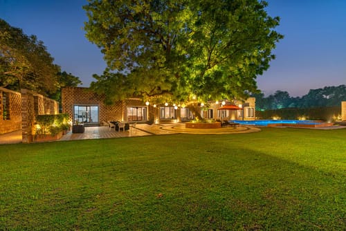 The Brick house w/ Outdoor Pool – 4 bedroom villa in Delhi-ncr, Delhi