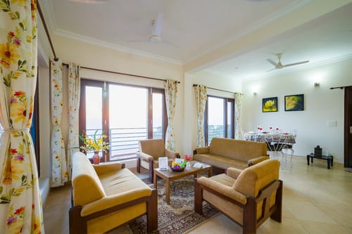 Pine View Cottage | Pet-friendly 3-BHK Himalayan Retreat with Scenic Sit-Out Areas – 3 bedroom villa in Kasauli, Himachal Pradesh