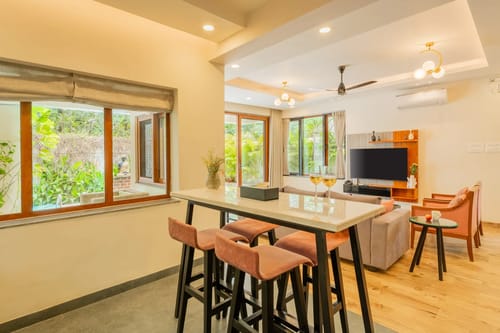 Villa Judiline | Elegant Pet-friendly 3-BHK Villa With Pvt Pool, Indoor Bar & Outdoor Sitting – 3 bedroom villa in North Goa, Goa