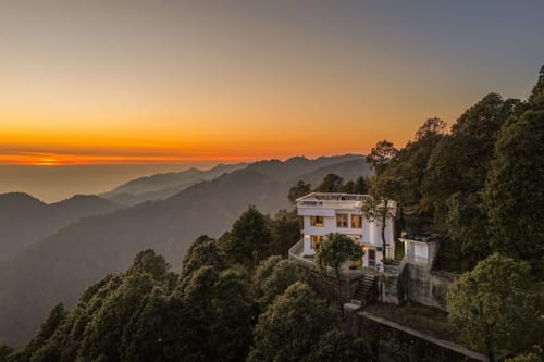 The Pink Magnolia – 4 bedroom villa in Mussoorie, Uttarakhand