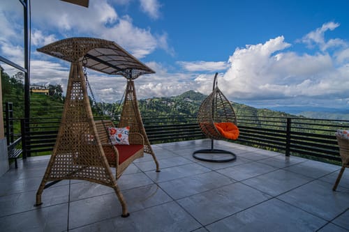 Trio’s Top | 1-BHK Pet-friendly Apartment with patio and Outdoor lounge Area – 2 bedroom villa in Mukteshwar, Uttarakhand