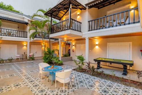 Emperor Ozran | 2-BHK Retreat With Balconies, Restaurant & Bar – 2 bedroom villa in North Goa, Goa