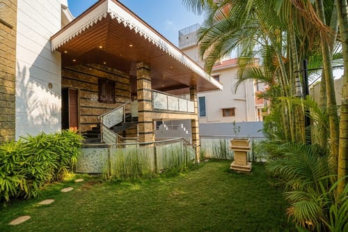 Royal Valora | Charming 5-BHK Villa With Garden, Lounge Area & Modern Comforts |  near Gundamagere Lake – 5 bedroom villa in Bengaluru, Karnataka