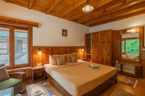 Retreat Cottages – 6 bedroom villa in Manali, Himachal Pradesh