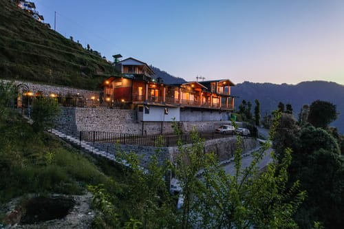 The Rhodoville – 3 bedroom villa in Kanatal, Uttarakhand