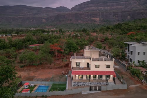 Ansh Villa | 4BHK Private Pool Retreat with Turf & Garden | Near Sahyadri Waterfall – 4 bedroom villa in Karjat, Maharashtra
