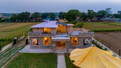 Dhela Jungle Retreat Pebble | Pet- Friendly Suite in a Mini Resort with Shared Pool Near Jhirna Safari Zone  – 1 bedroom villa in Ramnagar, Uttarakhand