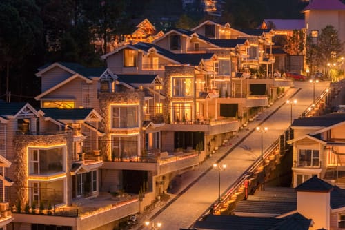 The Royce Orchid | Pet-friendly 4-BHK Hilltop Villa With Jacuzzi, Steam Room, Private Pool & 360° Hill Views – 4 bedroom villa in Kasauli, Himachal Pradesh