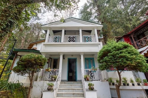 The Hive Cottage | Serene 9-Rooms Hillside Resort With Suites, Restaurant, & Outdoor Seating | Ample Parking – 9 bedroom villa in Nainital, Uttarakhand